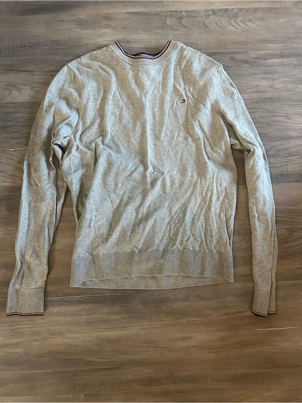 Tommy Hilfiger Men's Heather Light Gray Crewneck Sweater Size Medium